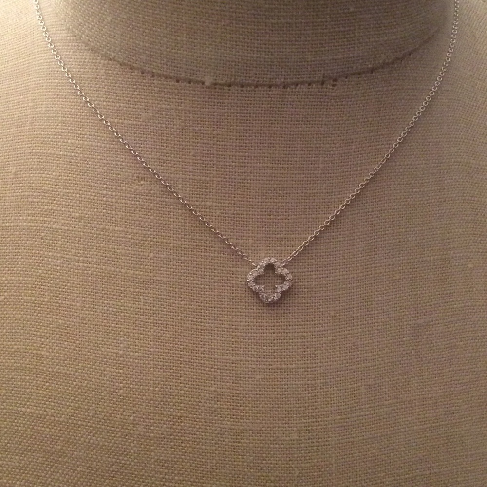 NWOT Petite Silvertone CZ Clover Choker Necklace